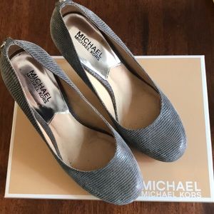 Michael Kors pressley pump